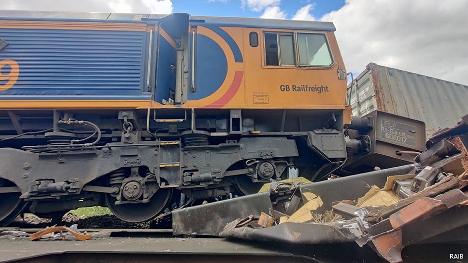 Train 4E11 collided with the stationary freight train at a speed of approximately 28mph (45km/h)