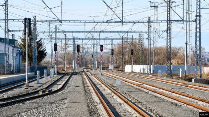 Arriva has won a contract to operate long-distance electric rail services in Czechia from December 2028.